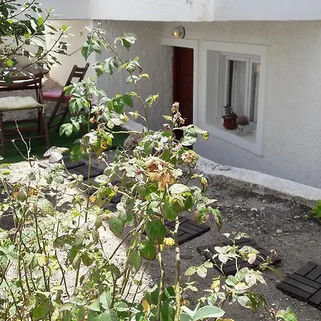 Katogi Adamantas (Milos)